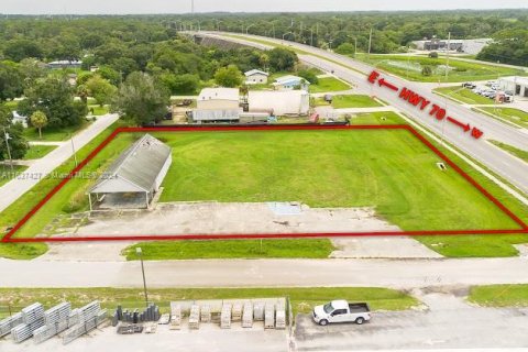 Commercial property in Okeechobee, Florida № 1309864 - photo 13