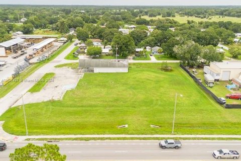 Commercial property in Okeechobee, Florida № 1309864 - photo 15