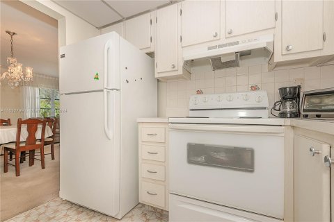 Condo in Oakland Park, Florida, 2 bedrooms  № 1293383 - photo 5