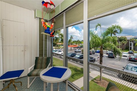 Copropriété à vendre à Oakland Park, Floride: 2 chambres, 78.97 m2 № 1293383 - photo 1