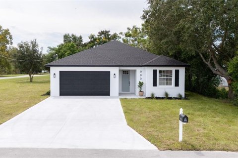 Villa ou maison à vendre à Winter Haven, Floride: 3 chambres, 143.07 m2 № 1371954 - photo 1