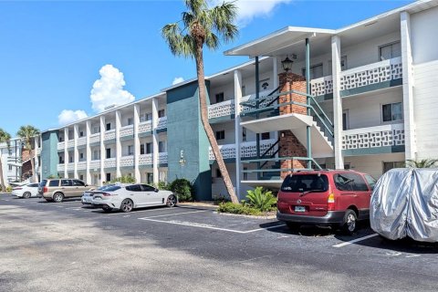 Copropriété à louer à Bradenton, Floride: 1 chambre, 53.51 m2 № 1371955 - photo 1