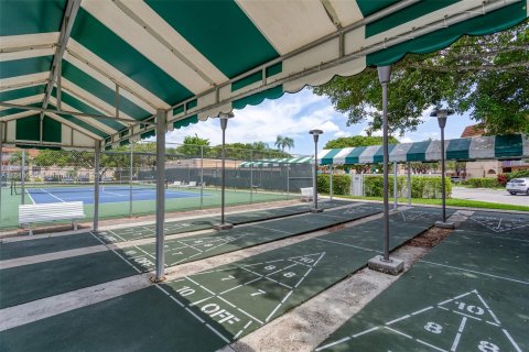 Condo in Sunrise, Florida, 2 bedrooms  № 1318774 - photo 24