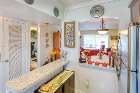 Condo in Sunrise, Florida, 2 bedrooms  № 1318774 - photo 6