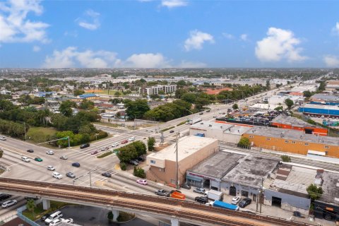 Immobilier commercial à vendre à Hialeah, Floride № 1182487 - photo 7