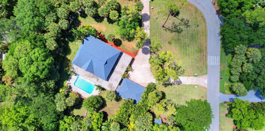 Villa ou maison à West Palm Beach, Floride 5 chambres, 419.92 m2 № 1146927