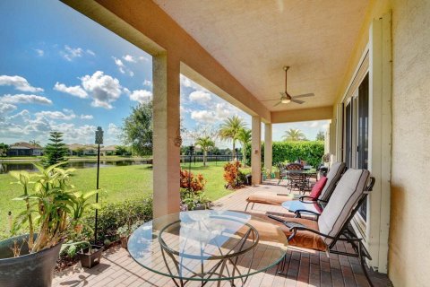 Villa ou maison à vendre à Royal Palm Beach, Floride: 5 chambres, 379.23 m2 № 724903 - photo 23