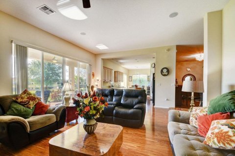 House in Royal Palm Beach, Florida 5 bedrooms, 379.23 sq.m. № 724903 - photo 20