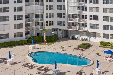 Condominio en venta en Pompano Beach, Florida, 2 dormitorios, 102.19 m2 № 868922 - foto 19