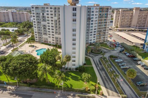 Condominio en venta en Pompano Beach, Florida, 2 dormitorios, 102.19 m2 № 868922 - foto 16
