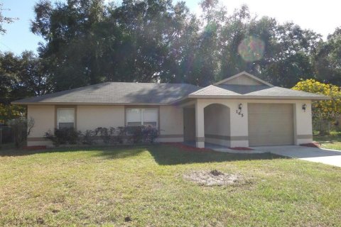 House in Deltona, Florida 3 bedrooms, 113.71 sq.m. № 1378177 - photo 1