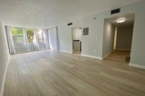 Copropriété à vendre à North Miami Beach, Floride: 2 chambres, 112.69 m2 № 1407681 - photo 1