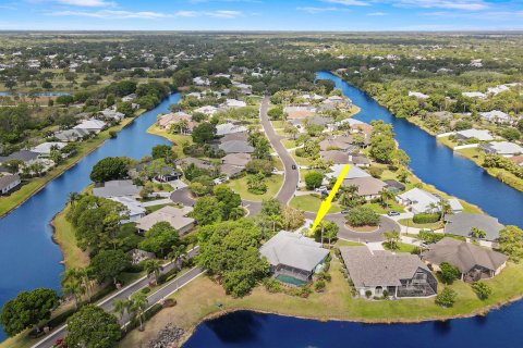 Casa en venta en Palm City, Florida, 4 dormitorios, 205.87 m2 № 1172209 - foto 1