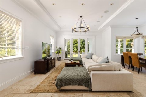 House in South Miami, Florida 6 bedrooms, 443.61 sq.m. № 785068 - photo 14
