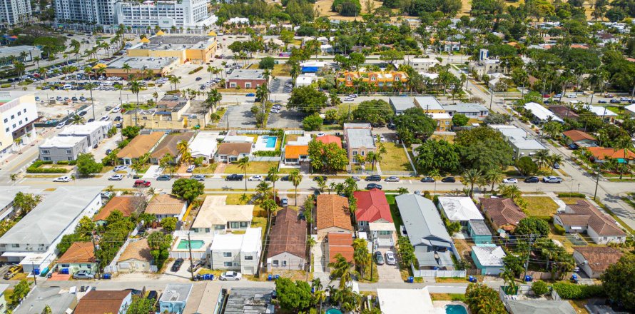 Villa ou maison à Hollywood, Floride 5 chambres, 277.03 m2 № 1174611