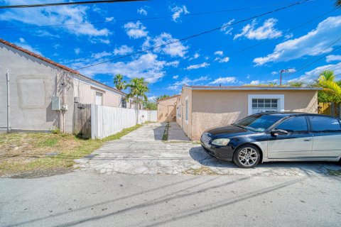 Villa ou maison à vendre à Hollywood, Floride: 5 chambres, 277.03 m2 № 1174611 - photo 11