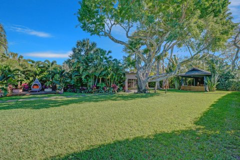 Villa ou maison à vendre à West Palm Beach, Floride: 4 chambres, 365.38 m2 № 1007410 - photo 1