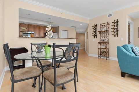 Condo in Sarasota, Florida, 2 bedrooms  № 1358391 - photo 4