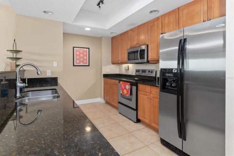 Condo in Sarasota, Florida, 2 bedrooms  № 1358391 - photo 6