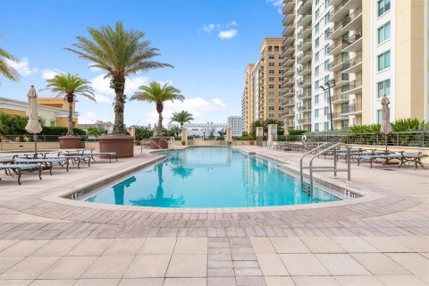 Condo in Sarasota, Florida, 2 bedrooms  № 1358391 - photo 2