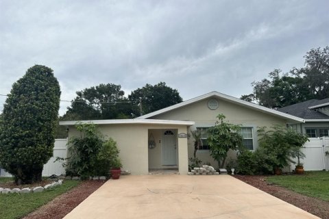 Casa en alquiler en Tampa, Florida, 4 dormitorios, 96.25 m2 № 1357872 - foto 1