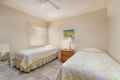 Condo in Orlando, Florida, 2 bedrooms  № 1000933 - photo 17