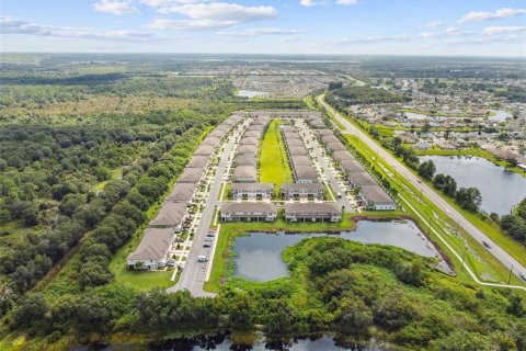 Townhouse in Sun City Center, Florida 3 bedrooms, 158.03 sq.m. № 1353663 - photo 27