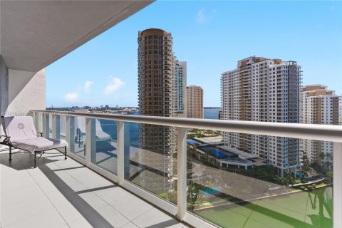 Copropriété à vendre à Miami, Floride: 2 chambres, 121.98 m2 № 1406038 - photo 13