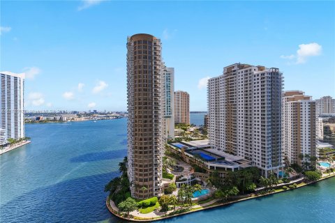 Copropriété à vendre à Miami, Floride: 2 chambres, 121.98 m2 № 1406038 - photo 16