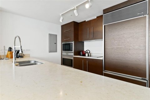 Copropriété à vendre à Miami, Floride: 2 chambres, 121.98 m2 № 1406038 - photo 23