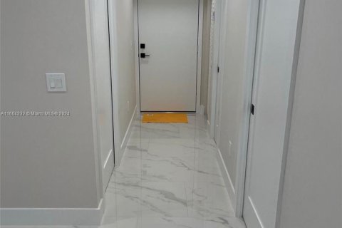 Copropriété à vendre à Miami, Floride: 2 chambres, 66.43 m2 № 1405994 - photo 2