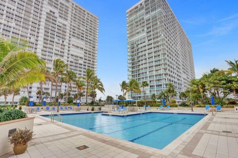 Condo in Fort Lauderdale, Florida, 1 bedroom  № 1179428 - photo 30