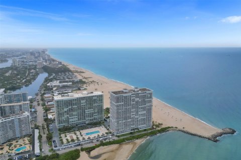 Condominio en venta en Fort Lauderdale, Florida, 1 dormitorio, 118.73 m2 № 1179428 - foto 19