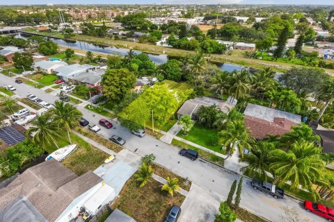 Villa ou maison à vendre à Margate, Floride: 3 chambres, 116.96 m2 № 1179430 - photo 5