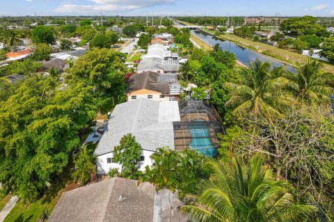 Villa ou maison à vendre à Margate, Floride: 3 chambres, 116.96 m2 № 1179430 - photo 2