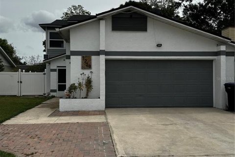 Duplex à vendre à Orlando, Floride: 3 chambres, 138.24 m2 № 1105148 - photo 2