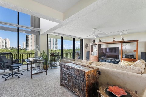 Condo in Highland Beach, Florida, 2 bedrooms  № 1378838 - photo 3