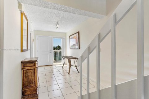 Condo in Highland Beach, Florida, 2 bedrooms  № 1378838 - photo 12