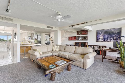 Condo in Highland Beach, Florida, 2 bedrooms  № 1378838 - photo 2