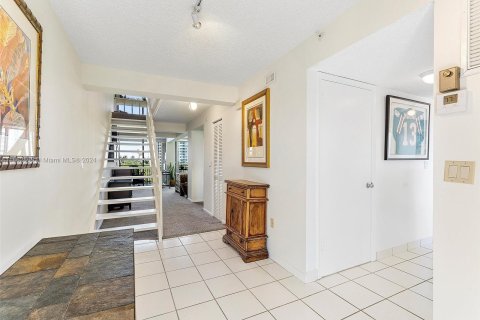 Condo in Highland Beach, Florida, 2 bedrooms  № 1378838 - photo 11