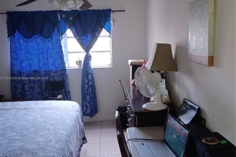 Condo in Lauderhill, Florida, 2 bedrooms  № 1321280 - photo 20