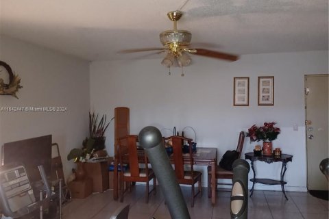 Condo in Lauderhill, Florida, 2 bedrooms  № 1321280 - photo 8