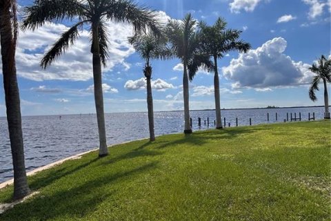 Terreno en venta en Port Charlotte, Florida № 749232 - foto 1