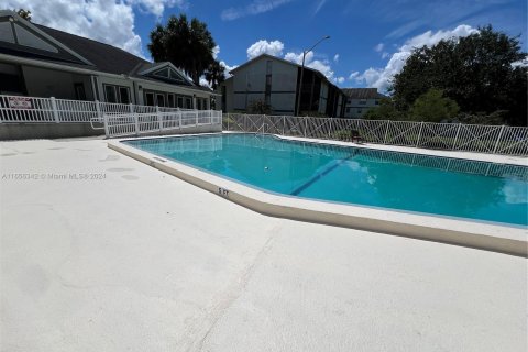 Copropriété à vendre à Gainesville, Floride: 1 chambre № 1374906 - photo 14