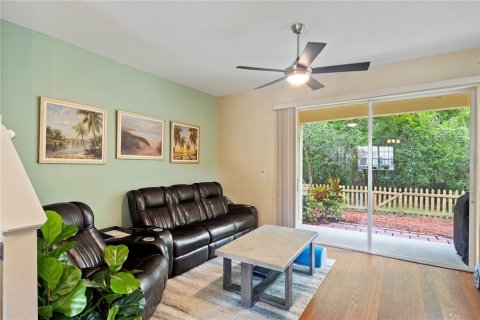 Townhouse in Tampa, Florida 2 bedrooms, 123.37 sq.m. № 1317087 - photo 5