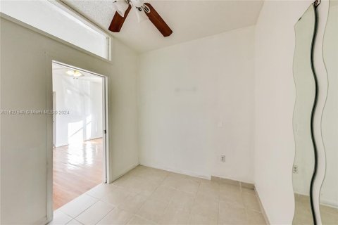 Condominio en venta en Miami Beach, Florida, 37.16 m2 № 1290570 - foto 9