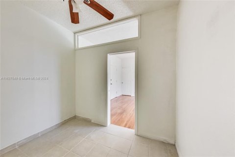 Condominio en venta en Miami Beach, Florida, 37.16 m2 № 1290570 - foto 11