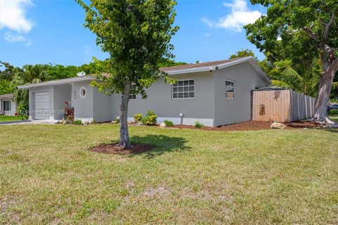 Villa ou maison à vendre à Margate, Floride: 3 chambres, 119.84 m2 № 1290539 - photo 2