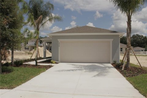 House in DeLand, Florida 4 bedrooms, 146.79 sq.m. № 1386691 - photo 1