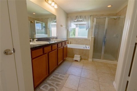 Villa ou maison à vendre à Kissimmee, Floride: 4 chambres, 214.33 m2 № 1322066 - photo 12